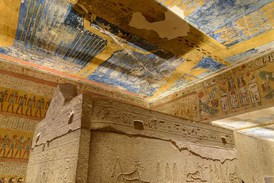 Egipto 230 - Valle de los Reyes - Tumba de Ramsés IV.jpg